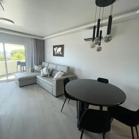 Luxurious T2 Varandas Xiii