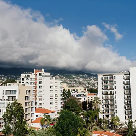 Luxurious T2 Varandas Xiii *