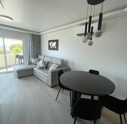 Luxurious T2 Varandas Xiii