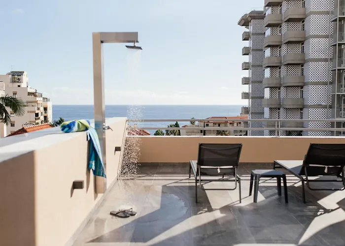 Апартаменты Luxurious T2 Varandas Xiii Фуншал