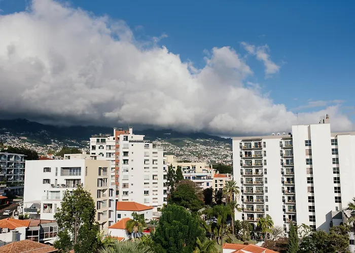 Luxurious T2 Varandas Xiii *