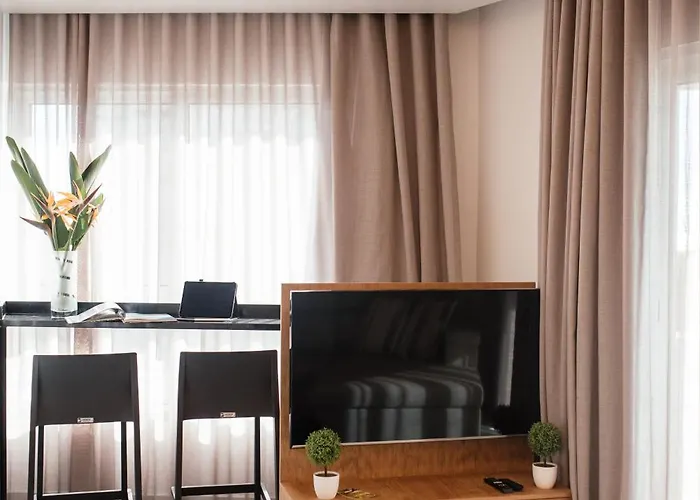 Luxurious T2 Varandas Xiii Апартаменты