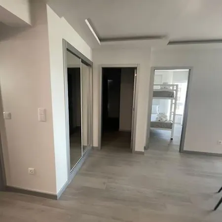 Апартаменты Luxurious T2 Varandas Xiii Фуншал