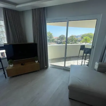 Luxurious T2 Varandas Xiii 丰沙尔